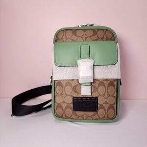 NWT Coach CR268 Track Pack In Colorblock Signature Soft Green Khaki